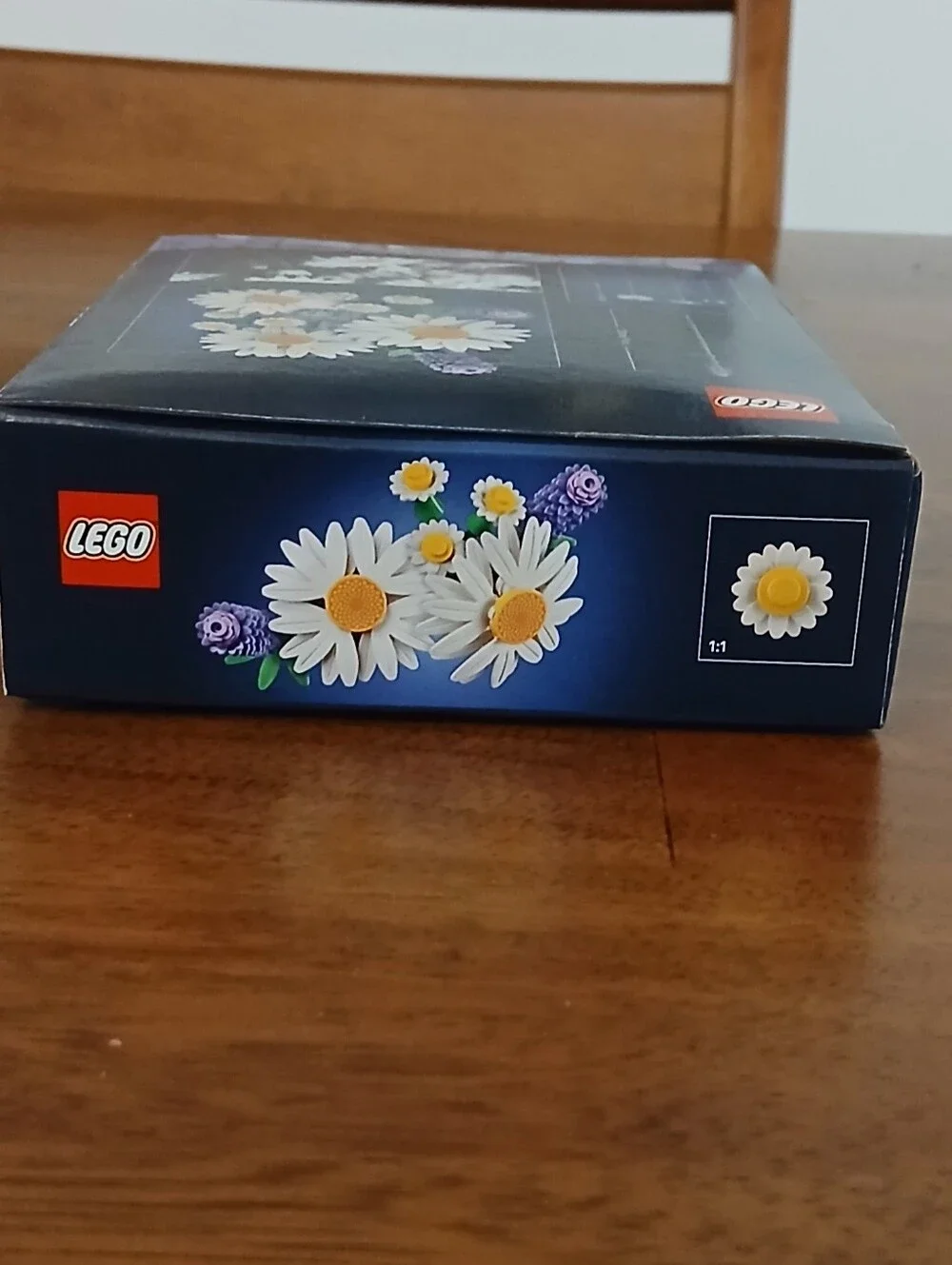 Lego White Daisy and Lavender Botanical Bouquet. NWT Ages 9+ 133 PCS No Vase Inc